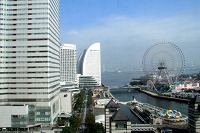 横浜　ランドマークより望む