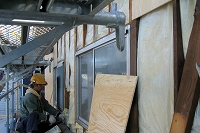 既設外壁撤去　断熱材挿入　構造合板張り
