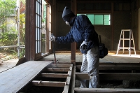 内装材撤去状況　工事担当　海野