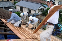 新規屋根下地板張り