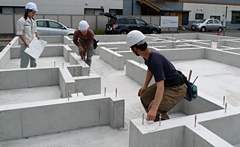 基礎天端（土台据え付け用）墨出し作業