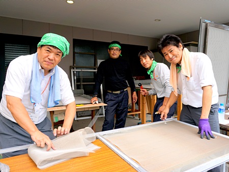 今年もやります格安網戸の張り替え